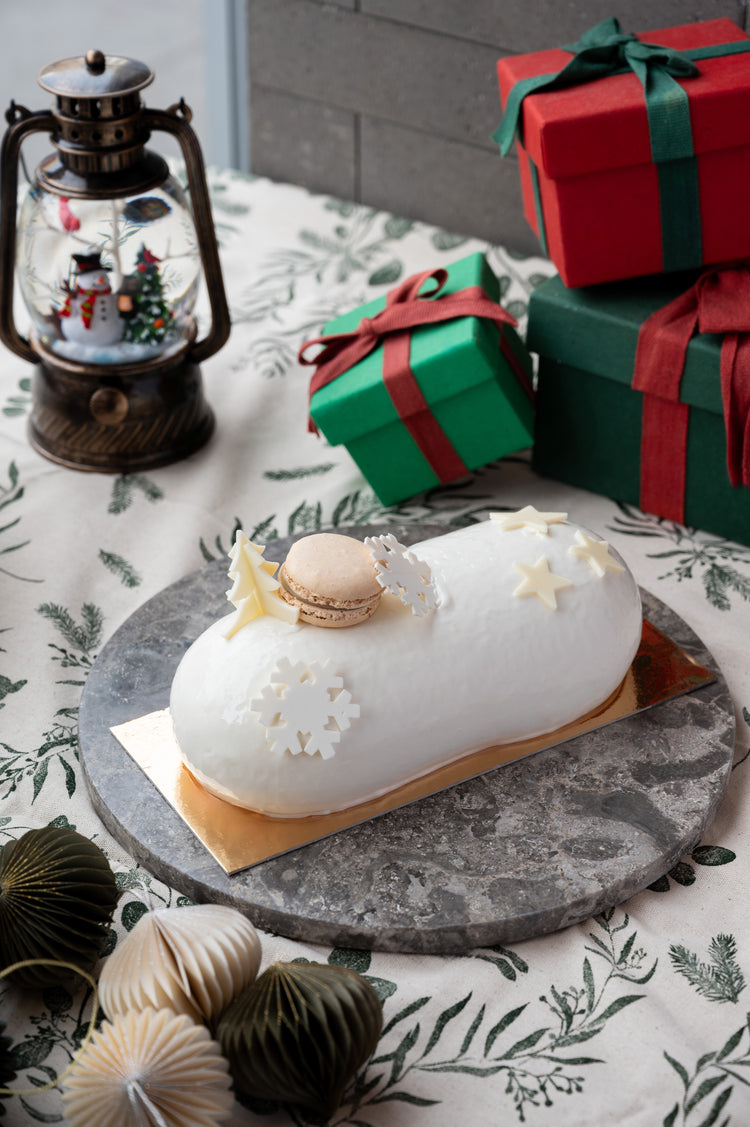 Christmas Special: Raspberry & Vanilla Bûche